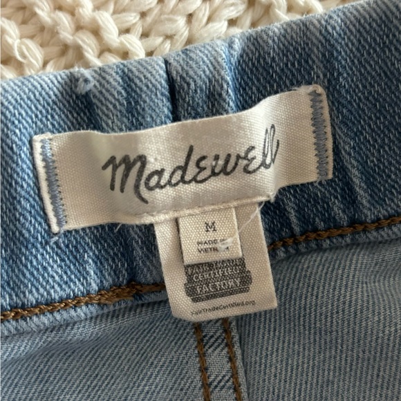 Madewell Pull-On Relaxed Jeans in Bellview Wash - Picture 11 of 12